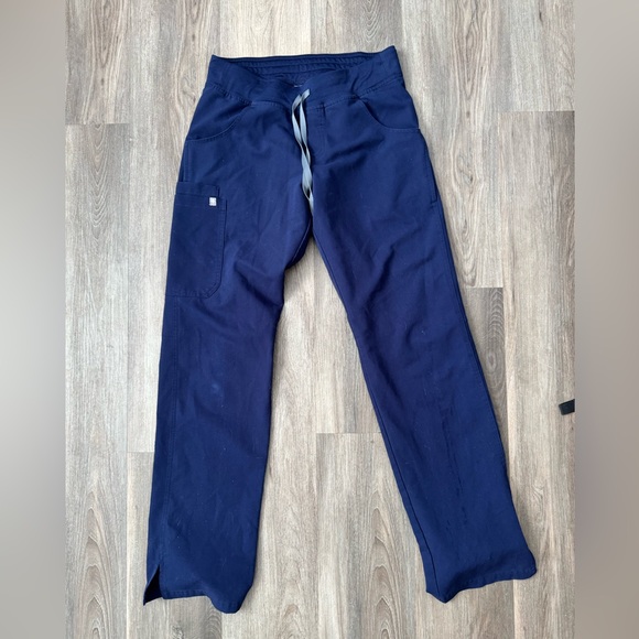 🚨 SALE 🚨 Figs Set - Picture 5 of 11